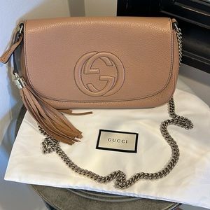 Gucci Soho Disco GG Camelia Beige Tassel Chain Crossbody Bag G037496616